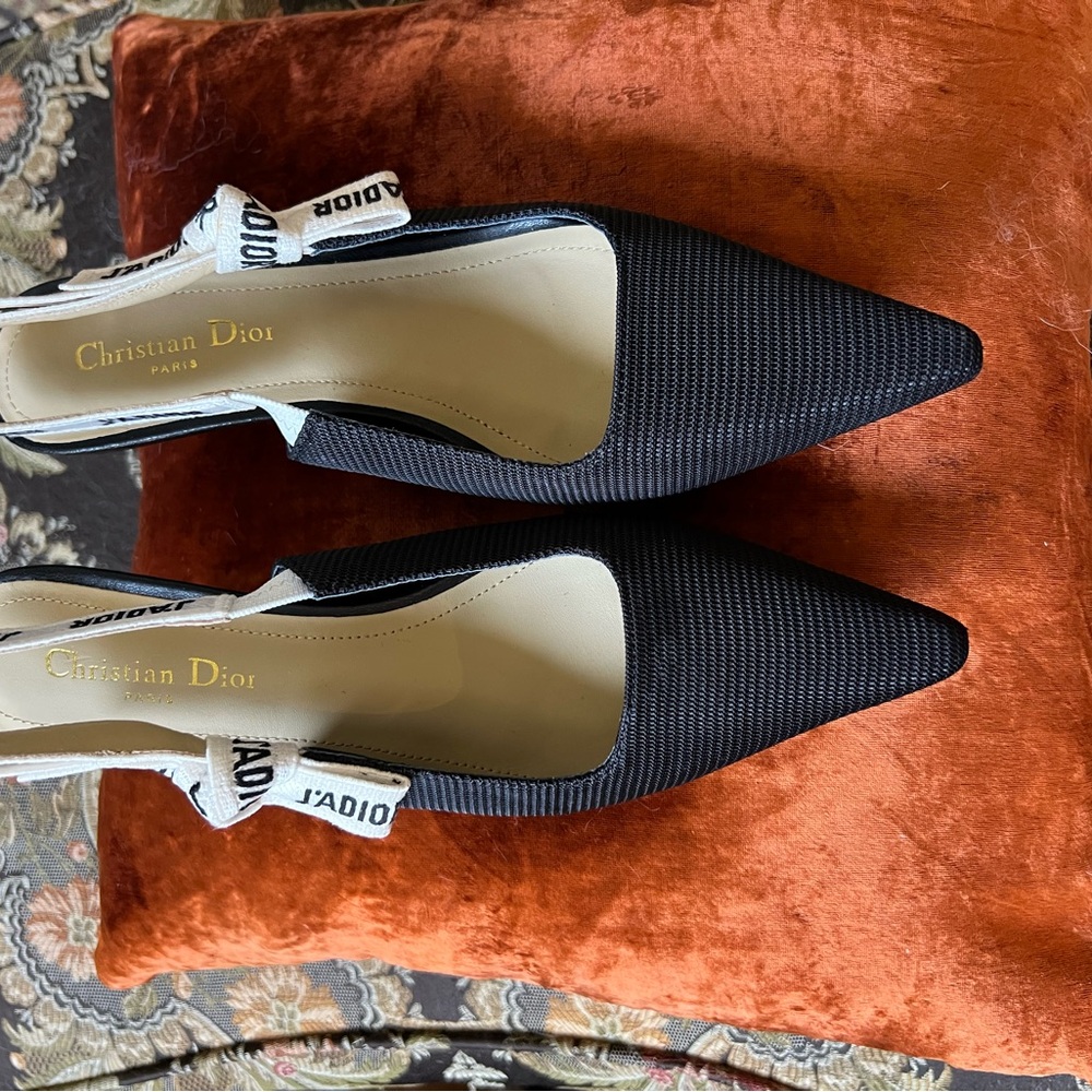 Dior Black Kitten Heels with Decorative Bow - Picture 8 of 11